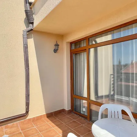 Daire Lighthouse - Private - Bsr -2